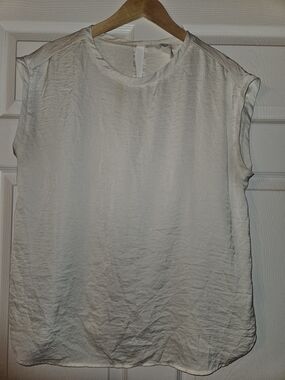 H&M Cream Sleeveless Satin-Look Blouse